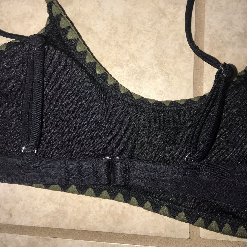 Matching bikini set - Picture 3 of 3